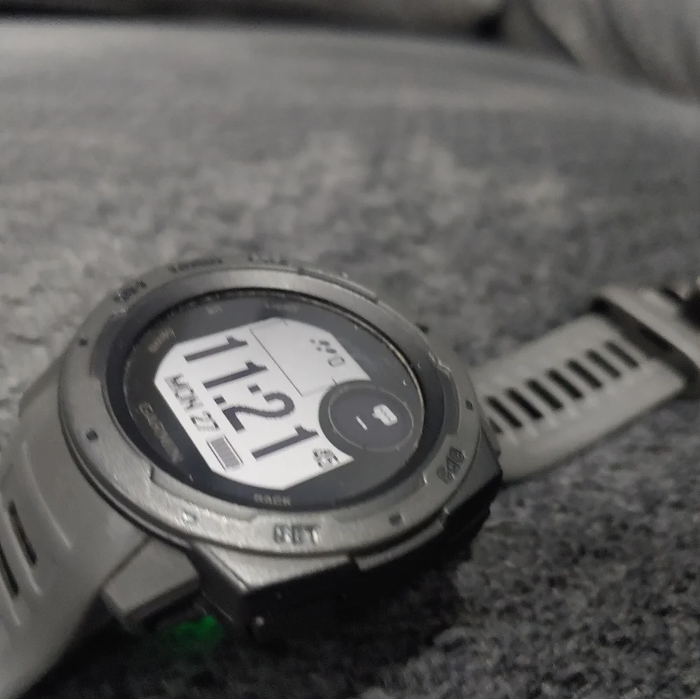 Garmin Instinct Smartwatch GPS 33mm Fiber-Reinforced Polym…